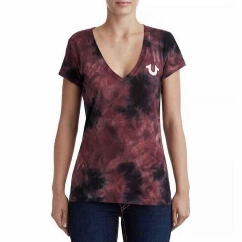 True Religion Tie Dye V-Neck Graphic Tee Burgundy Red Black Womens Size Medium